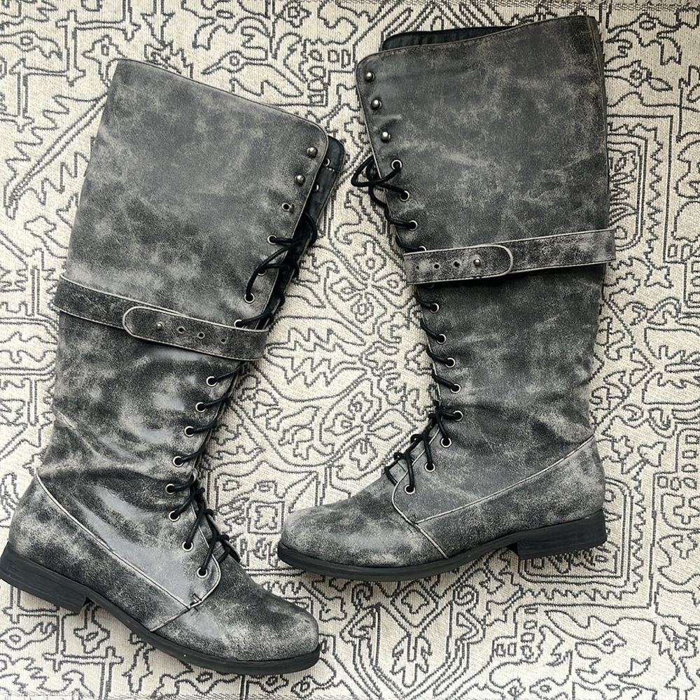 Coconuts tall lace up distressed gray combat boots size 8 buckle harness